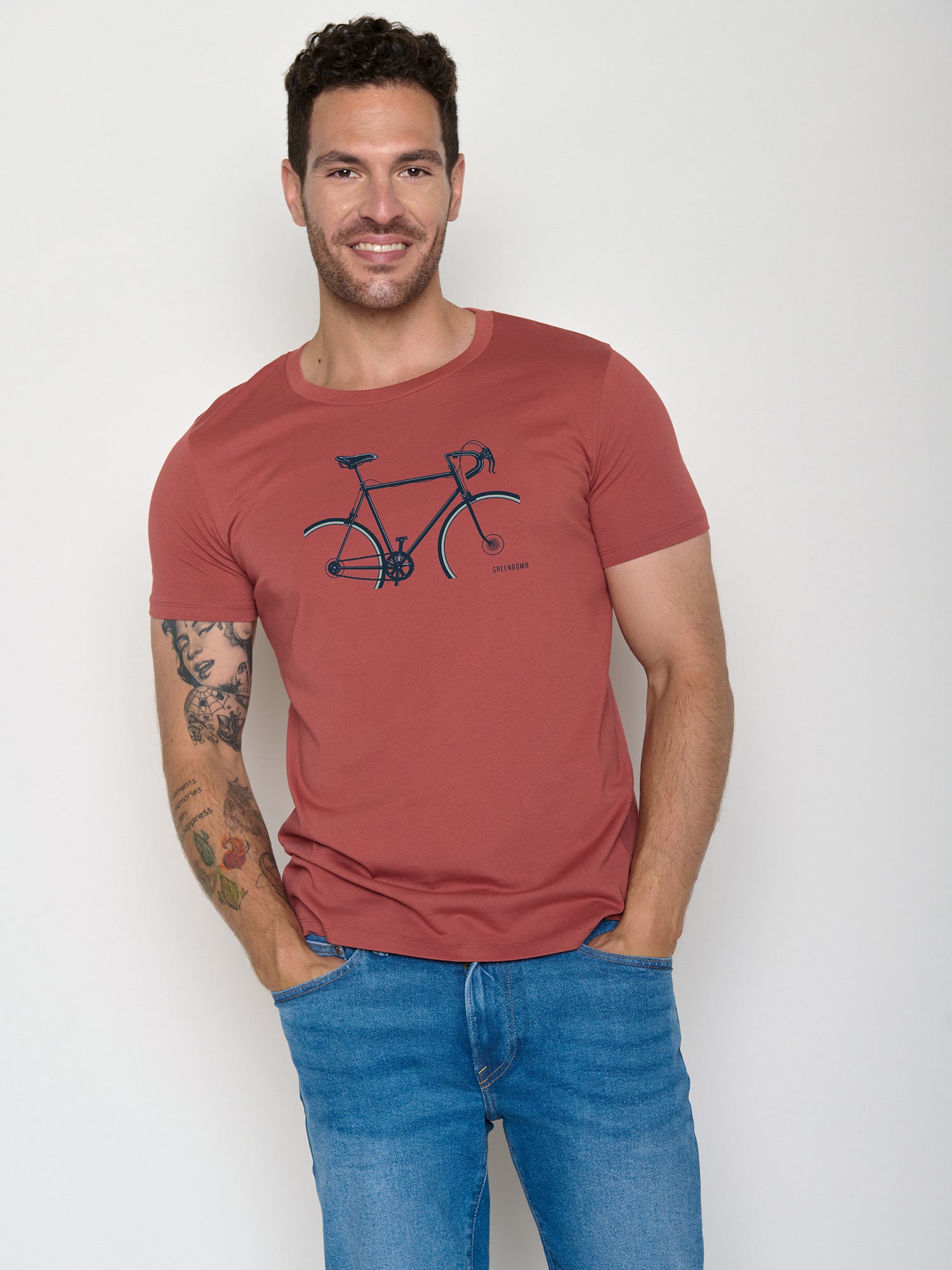 Sunset Red: Sportliches T-Shirt aus Bio-Baumwolle für Herren [22387]