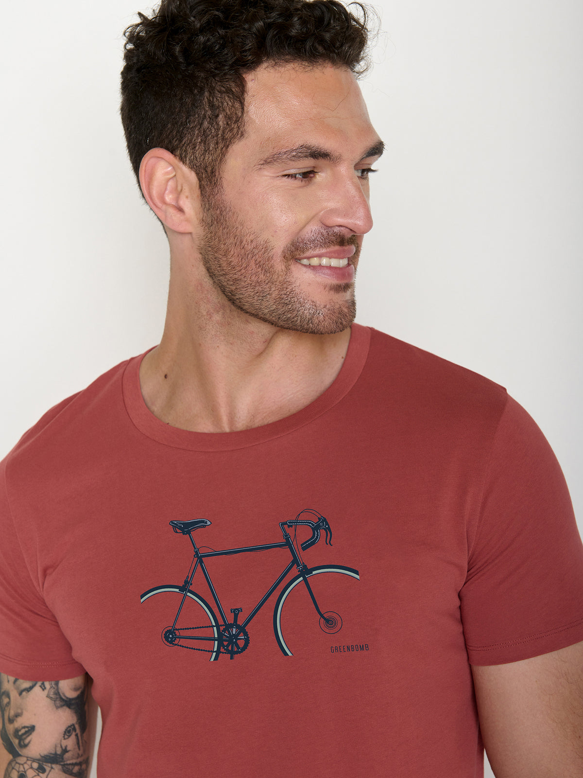 Sunset Red: Sportliches T-Shirt aus Bio-Baumwolle für Herren [22388]