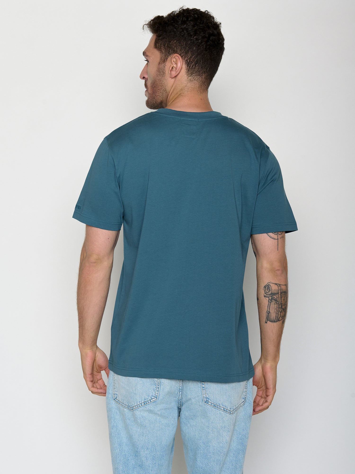 Tidal Blue: Lässiges Oversize-T-Shirt aus Bio-Baumwolle für Herren [22428]