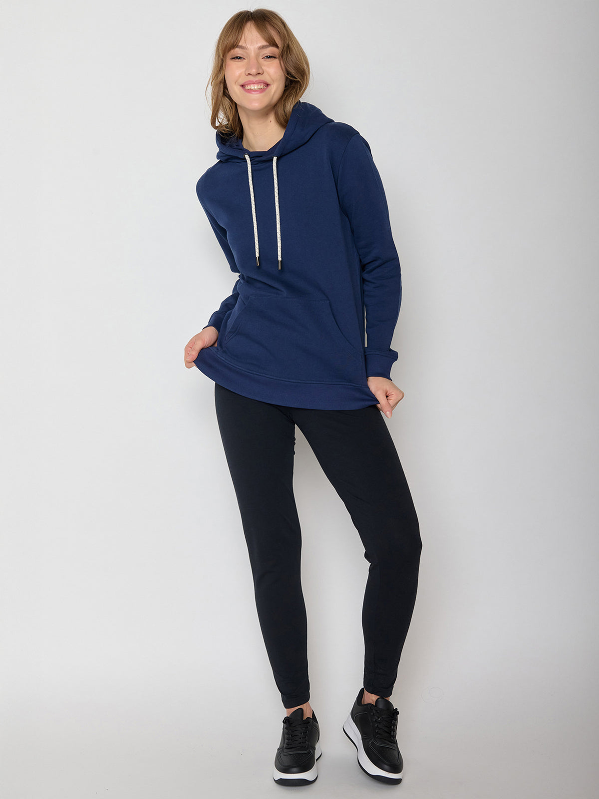 Blau:  Gemütlicher Hoodie aus Bio-Baumwolle für Damen [22653]
