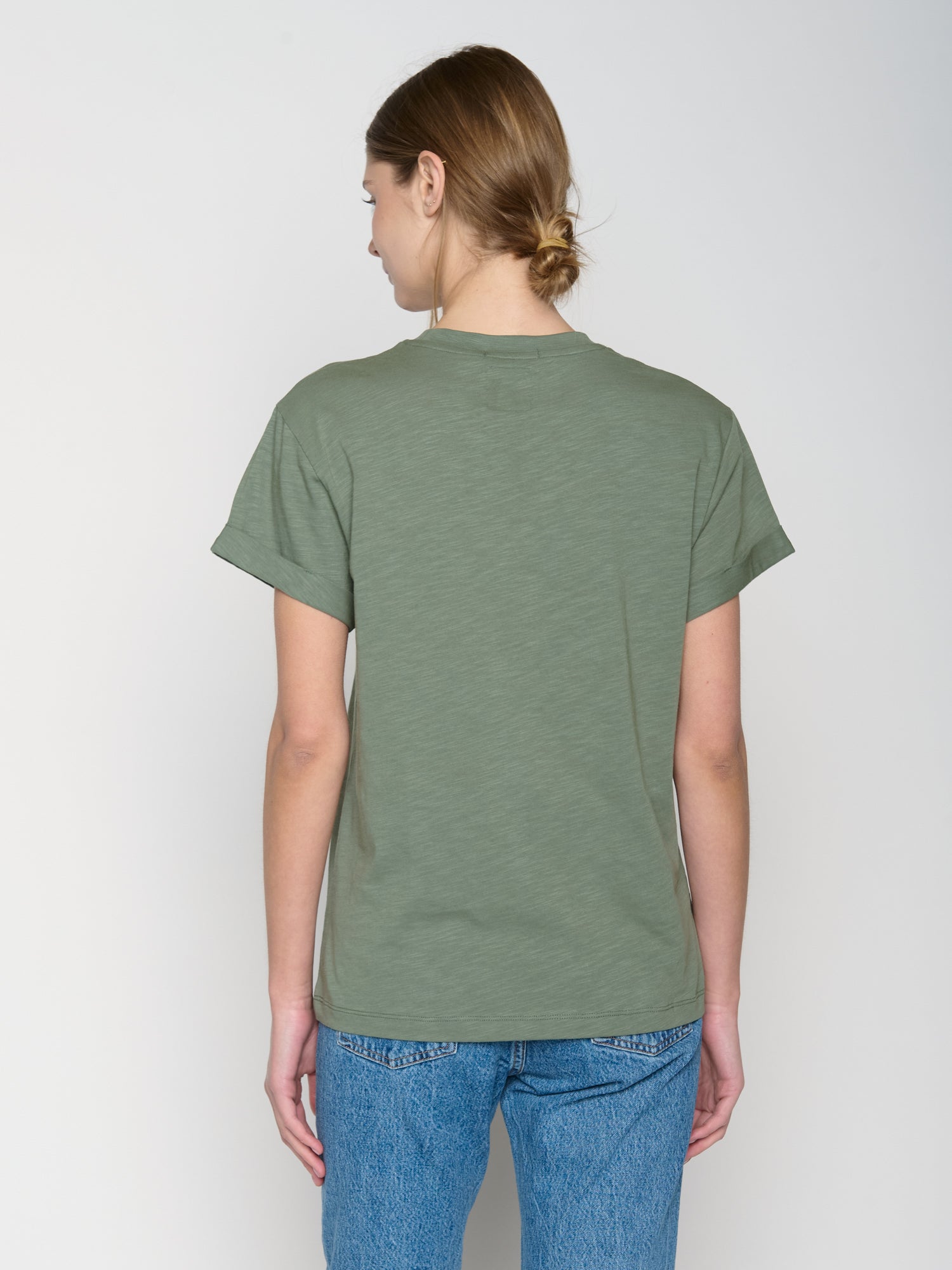 Moos Grey: Lässiges T-Shirt aus Bio-Baumwolle für Damen [22671]