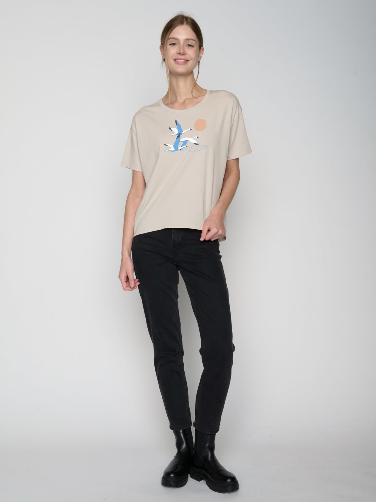 Off White: Lässiges T-Shirt aus Bio-Baumwoll-Mix für Damen [22674]