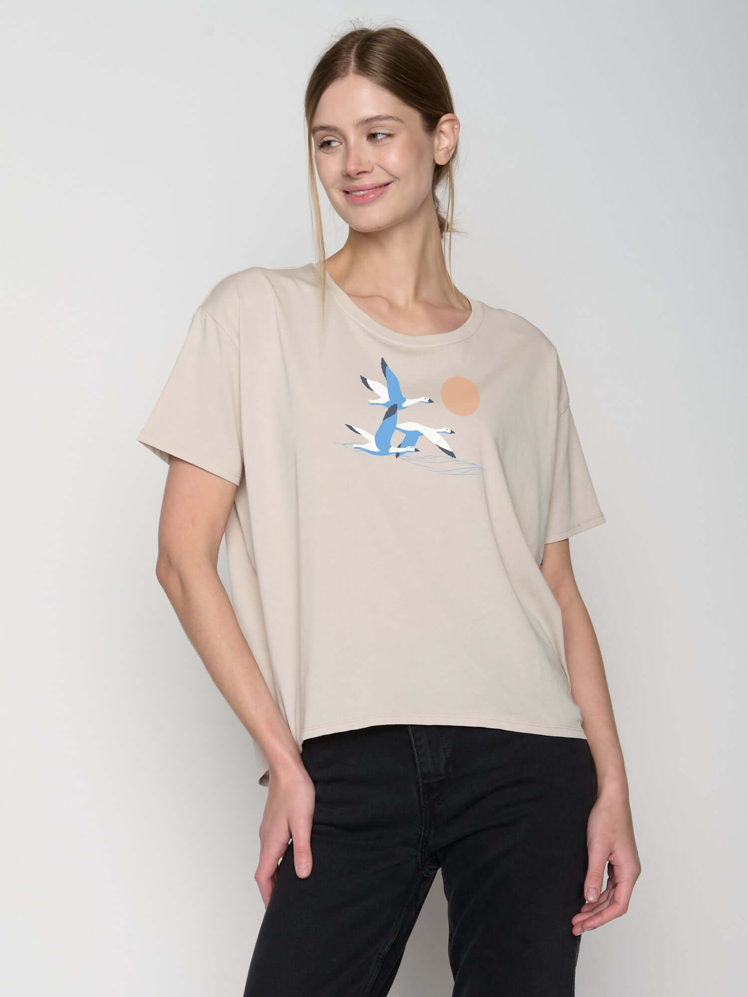 Off White: Lässiges T-Shirt aus Bio-Baumwoll-Mix für Damen [22677]