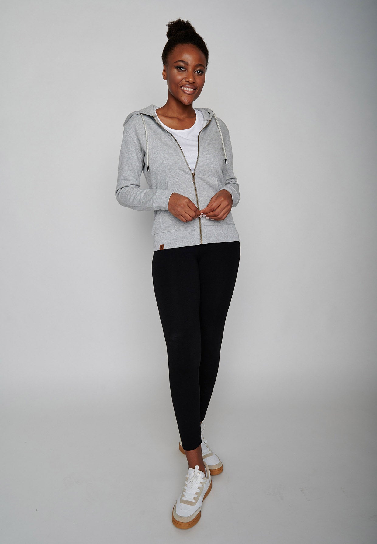 Heather Grey: Gemütliche Zipjacke aus Bio-Baumwolle für Damen [220]