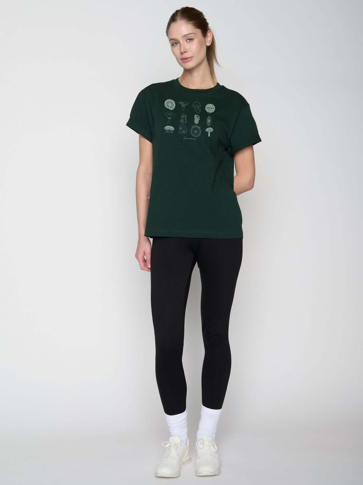 Dark Forest: Lässiges T-Shirt aus Bio-Baumwolle für Damen [22785]