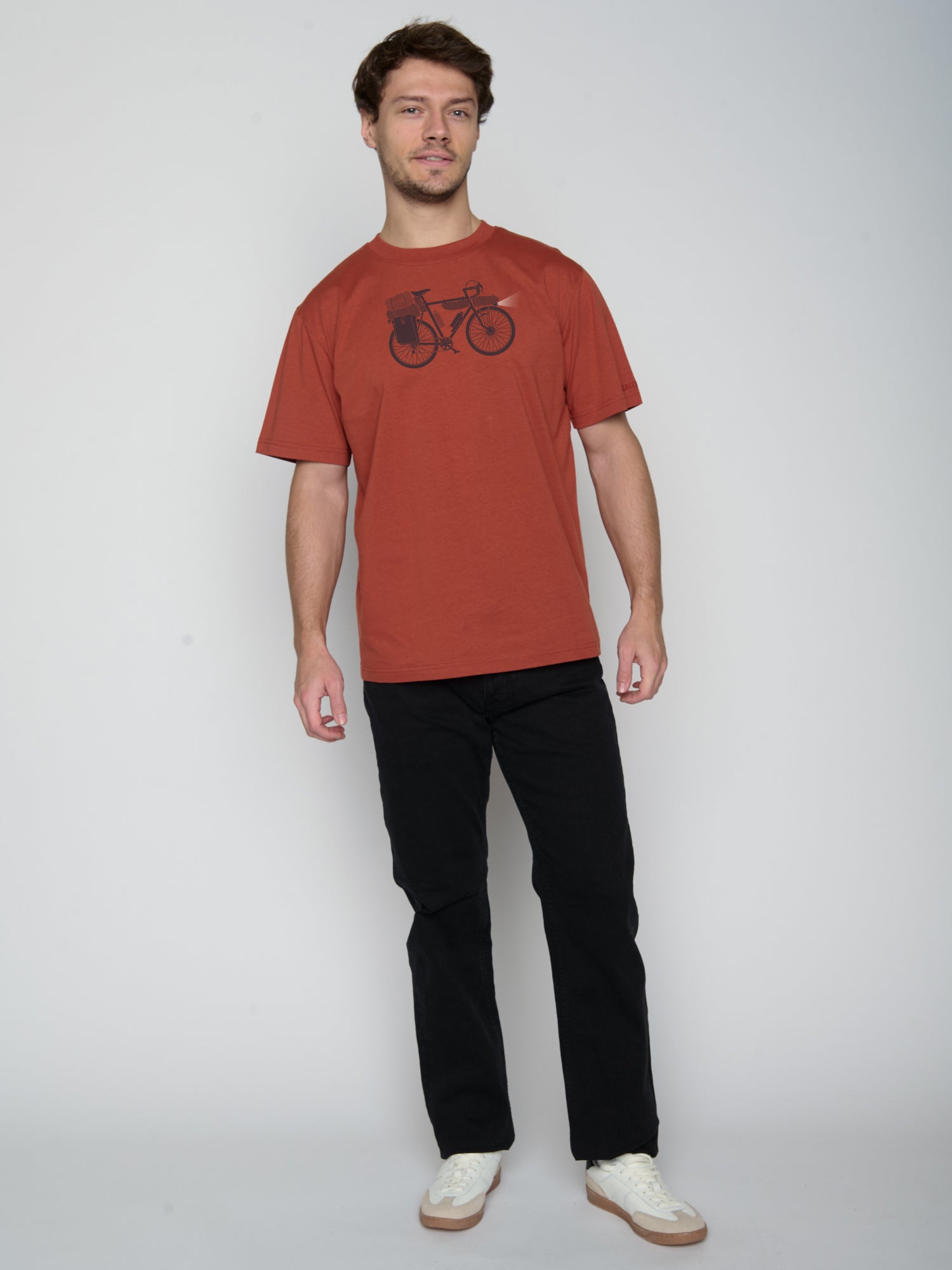 Dark Clay: Lässiges Oversize-T-Shirt aus Bio-Baumwolle für Herren [22794]