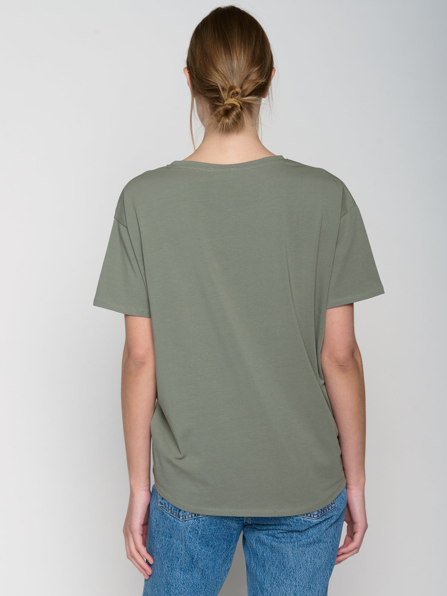 Olive: Lässiges T-Shirt aus Bio-Baumwoll-Mix für Damen [22813]