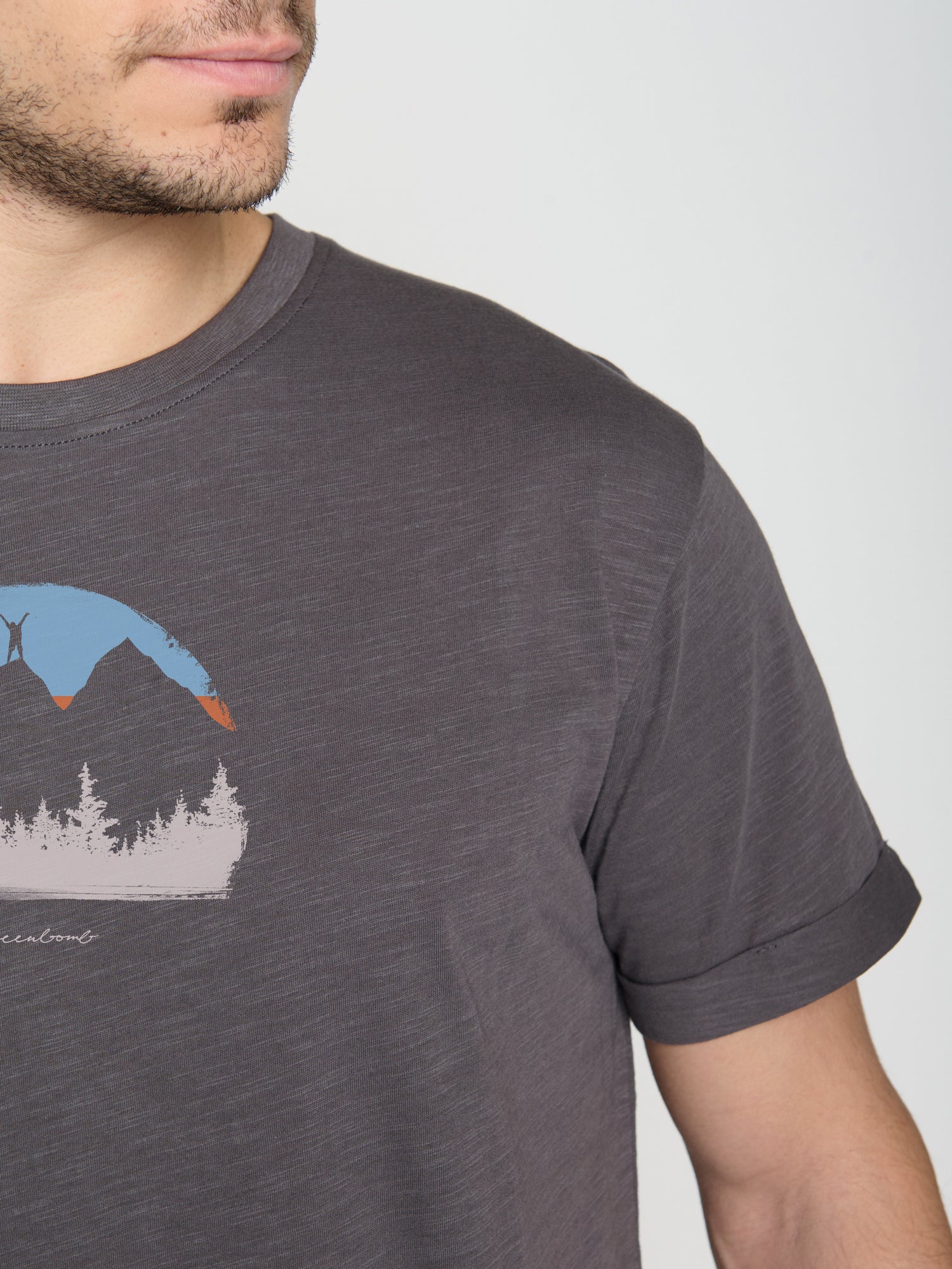 Grau:  Lässiges T-Shirt aus Bio-Baumwoll Mix für Herren [23010]