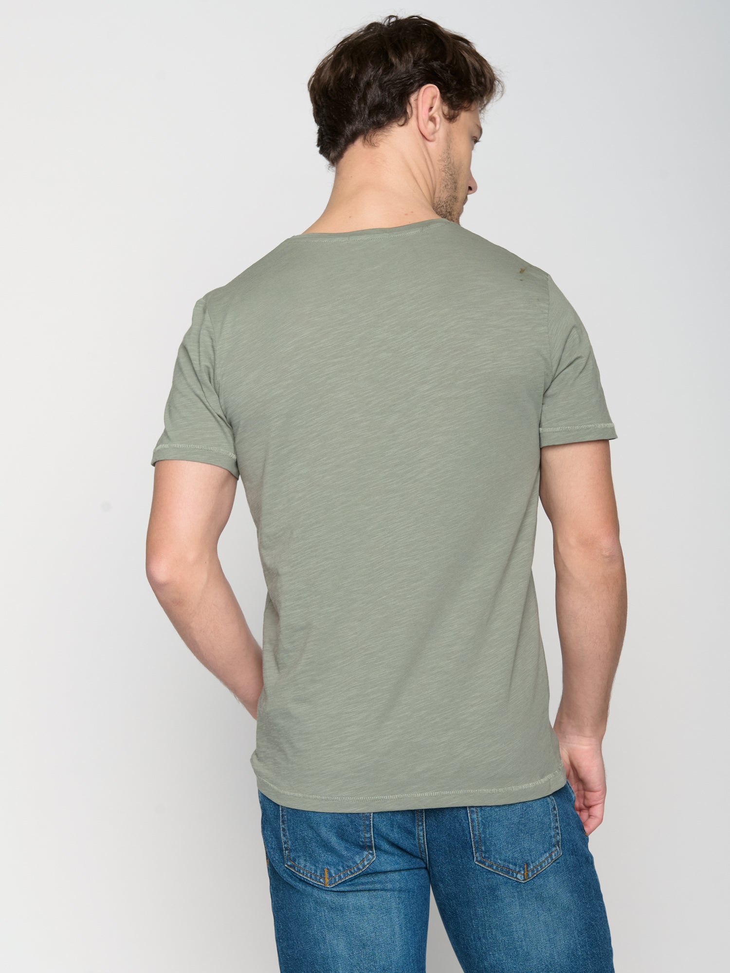 Grün:  Lässiges T-Shirt aus Bio-Baumwolle für Herren [23088]