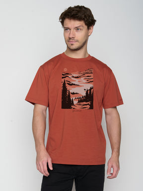 Clay Red: Lässiges T-Shirt aus Bio-Baumwolle für Herren [23095]