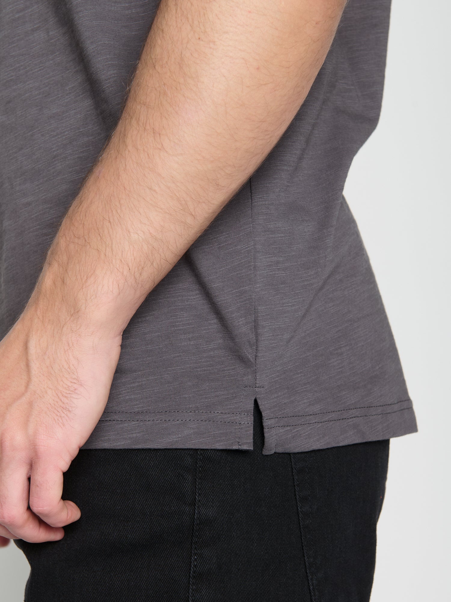 Anthracite: Lässiges T-Shirt aus Bio-Baumwoll Mix für Herren [23641]