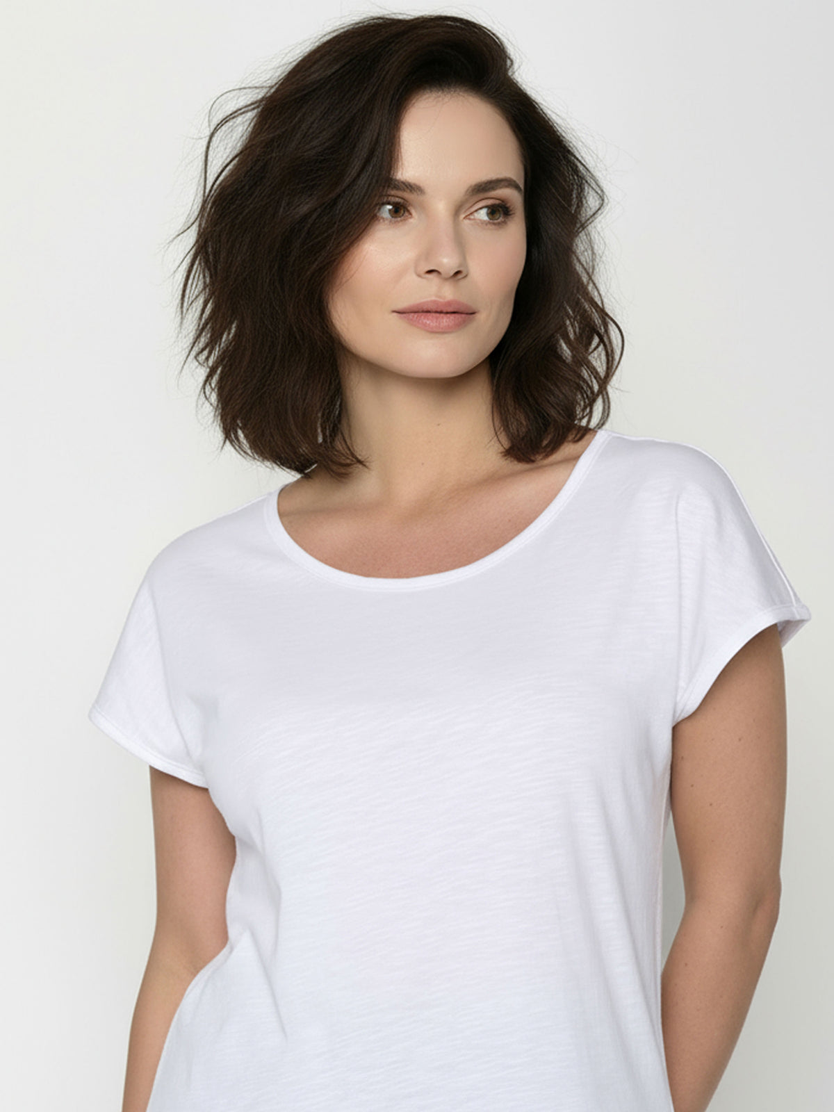 White: Lässiges T-Shirt aus Bio-Baumwolle für Damen [24780]