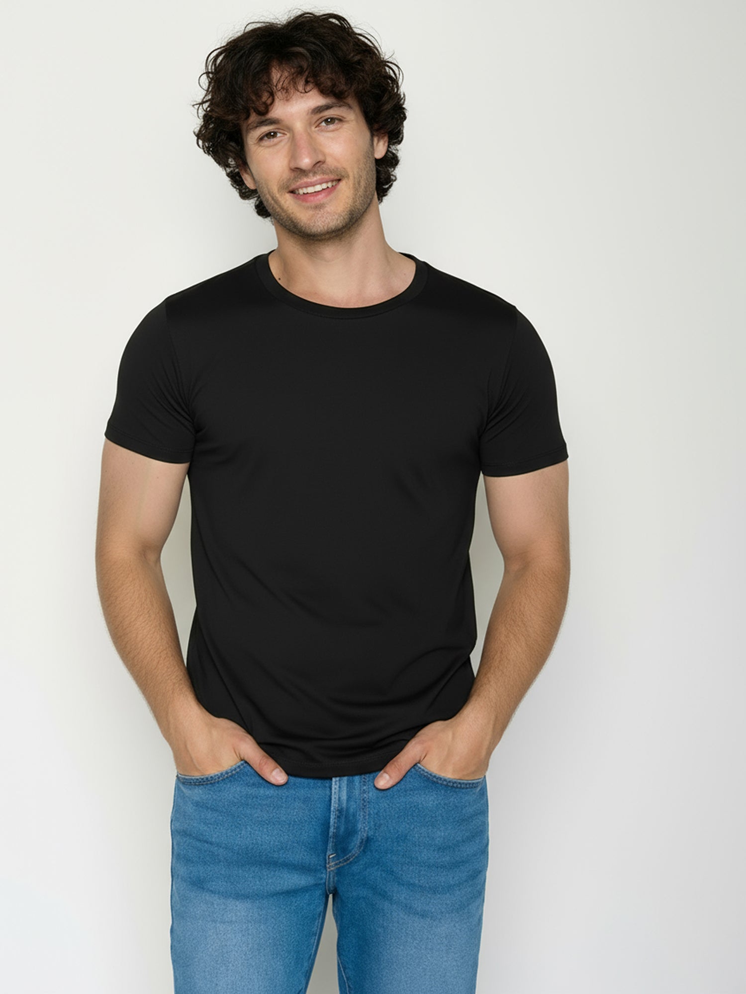 Black: Sportliches T-Shirt aus Bio-Baumwolle für Herren [24799]