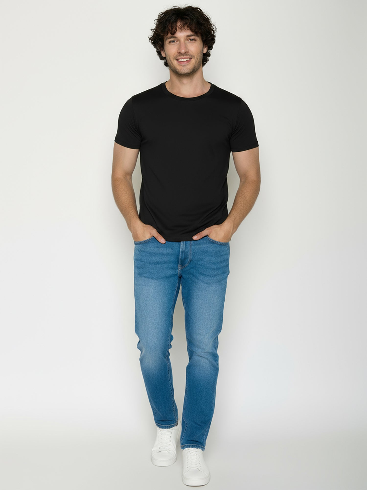 Black: Sportliches T-Shirt aus Bio-Baumwolle für Herren [24801]