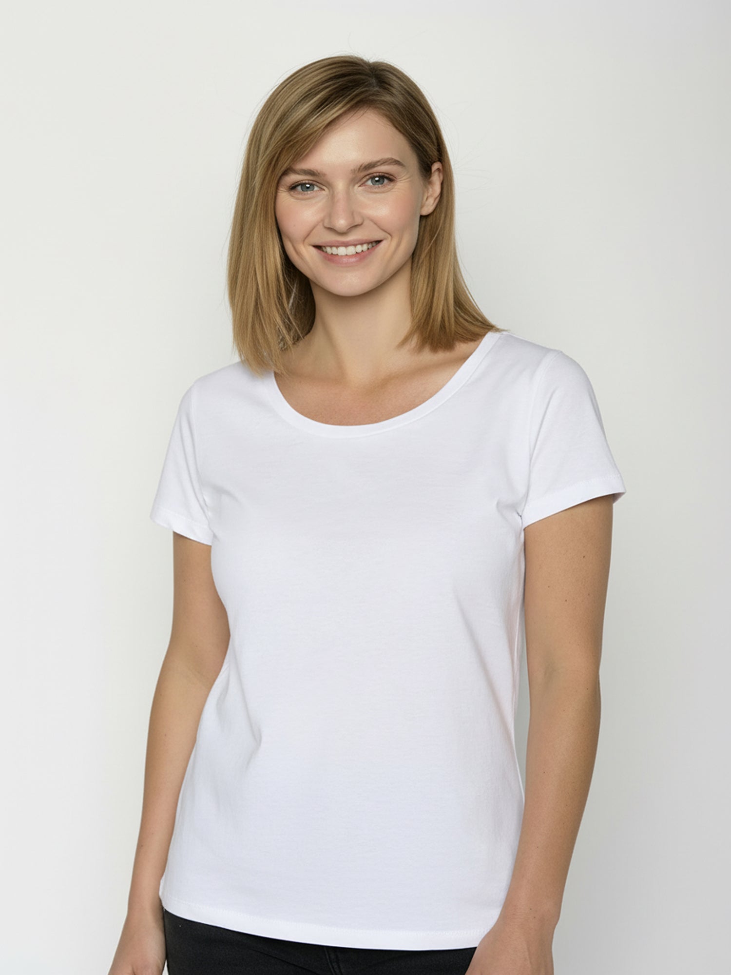 White: Sportliches T-Shirt aus Bio-Baumwolle für Damen [24820]