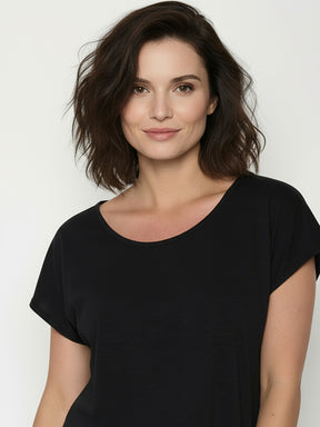 Black: Lässiges T-Shirt aus Bio-Baumwolle für Damen [24835]