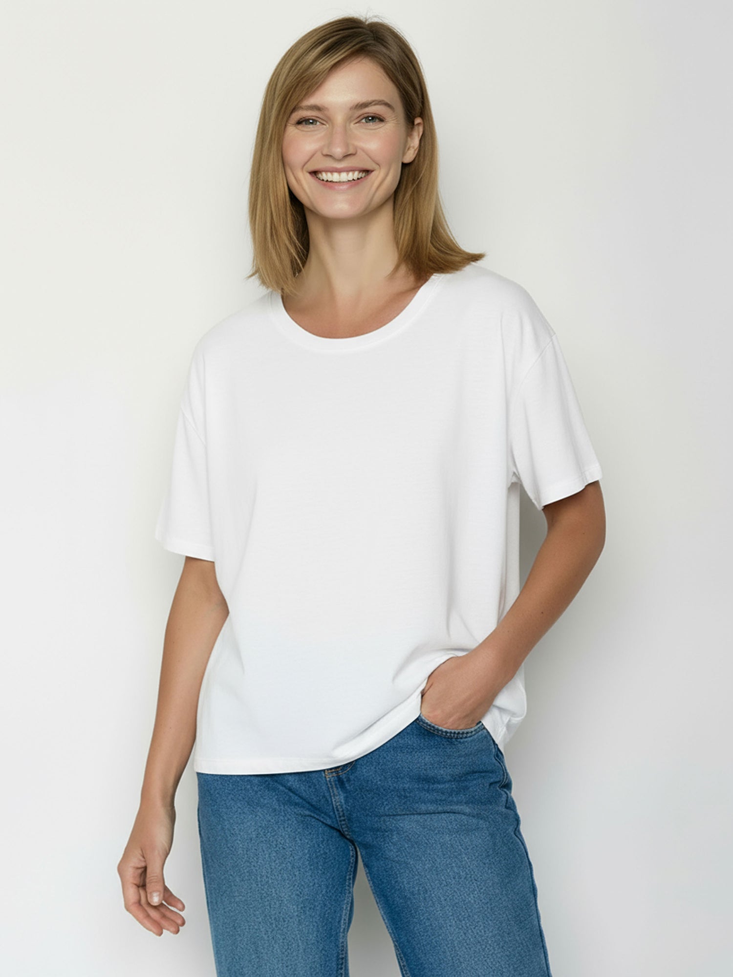 White: Lässiges T-Shirt aus Bio-Baumwoll Mix für Damen [24849]