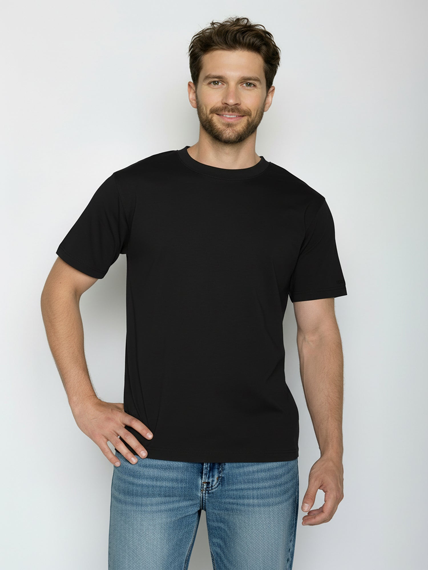 Black: Lässiges Oversize-T-Shirt aus Bio-Baumwolle für Herren [24874]