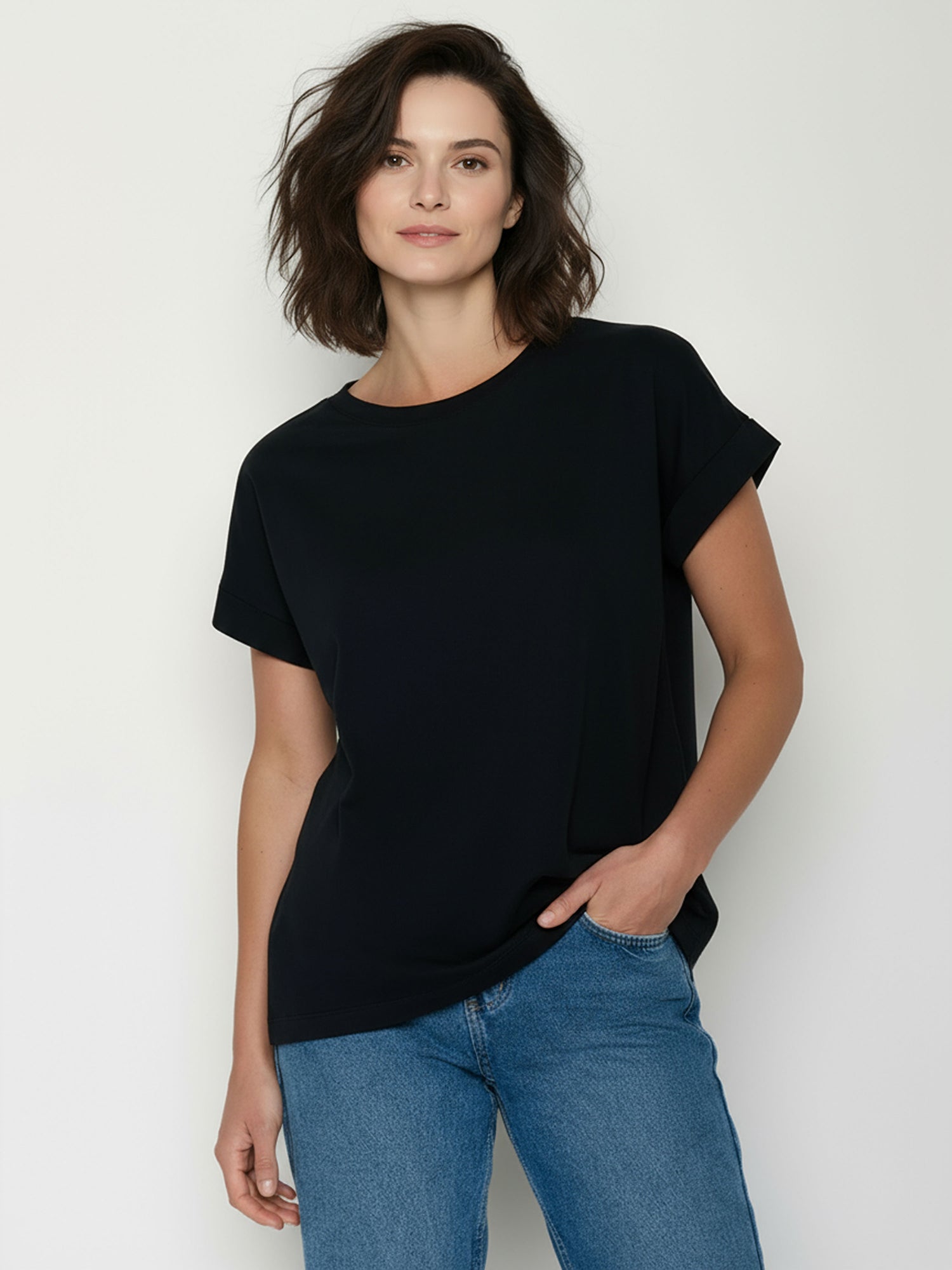 Black: Sportliches T-Shirt aus Bio-Baumwolle mit Rollup Sleeve für Damen [24915]