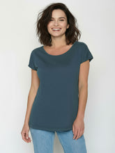 Ash Blue: Lässiges T-Shirt aus Bio-Baumwolle für Damen [24925]