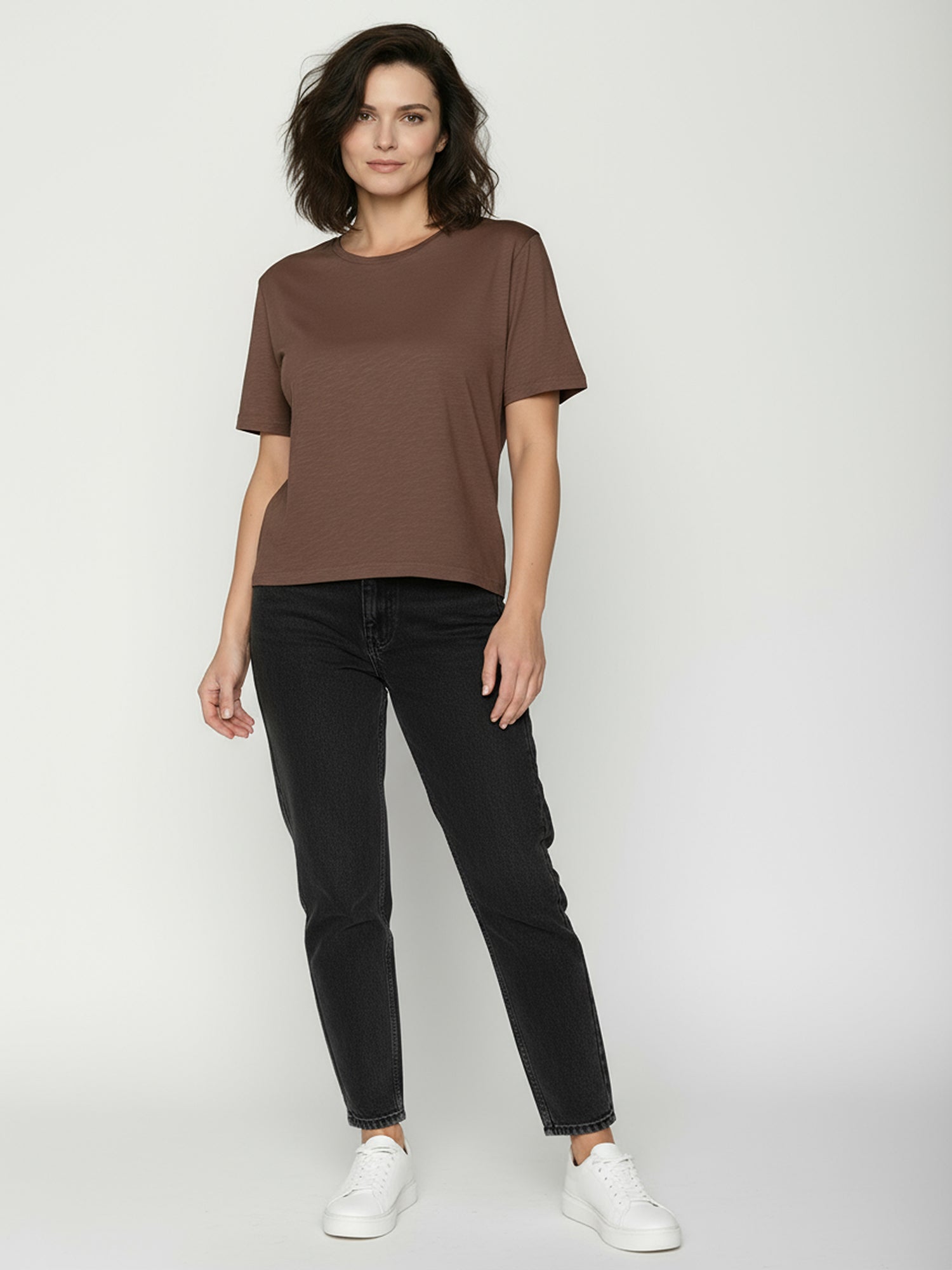 Earth Wood: Kastiges T-Shirt aus Bio-Baumwolle für Damen [25032]