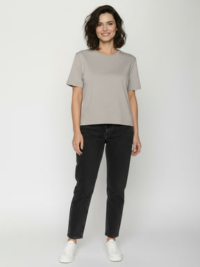 Sandstone: Kastiges T-Shirt aus Bio-Baumwolle für Damen [25057]