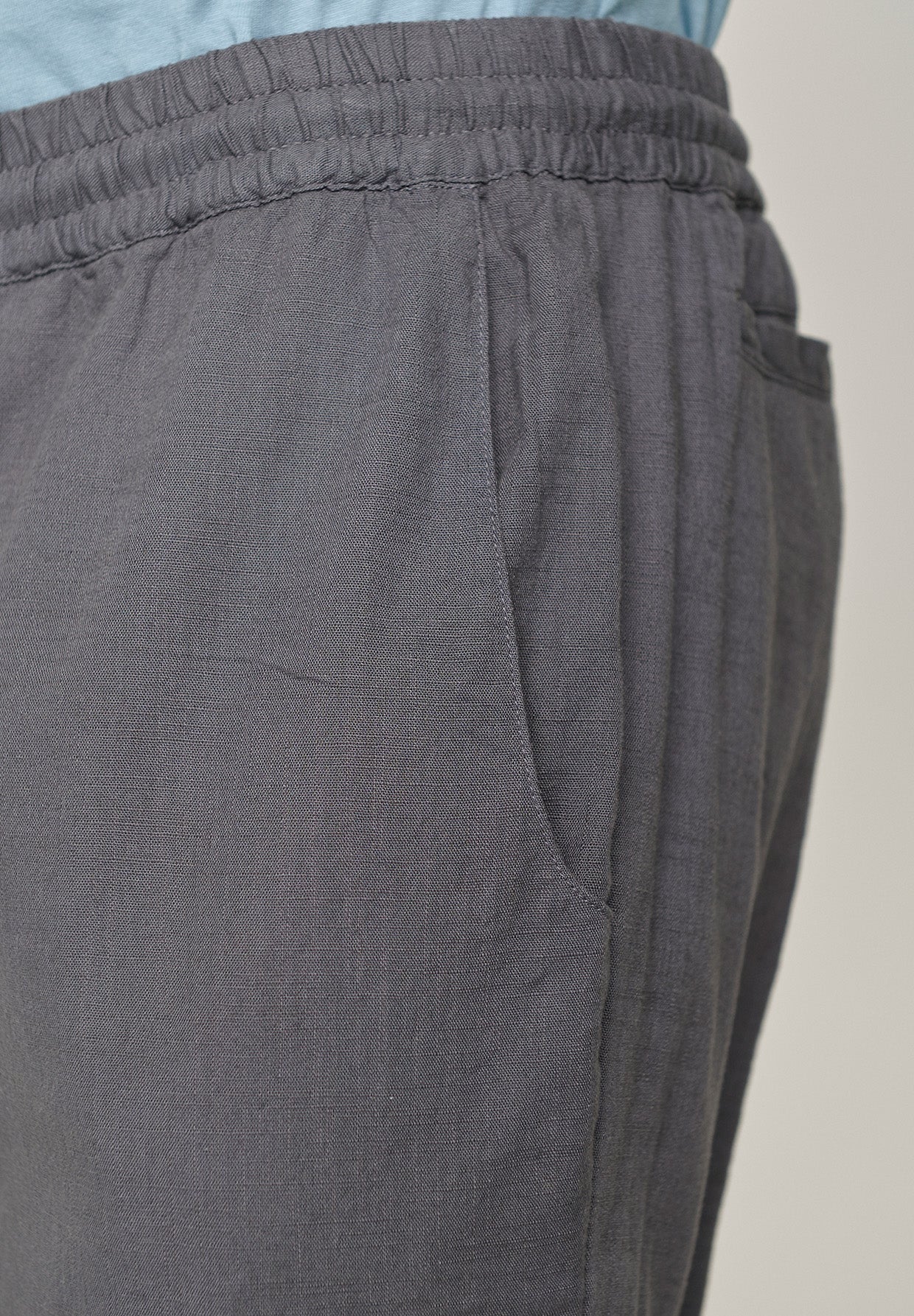 Storm Grey: Lässige Hose aus Bio-Baumwoll Mix für Herren [2291]