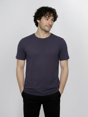 Purple Blue Stripes: Sportliches T-Shirt aus Bio-Baumwolle für Herren [25231]