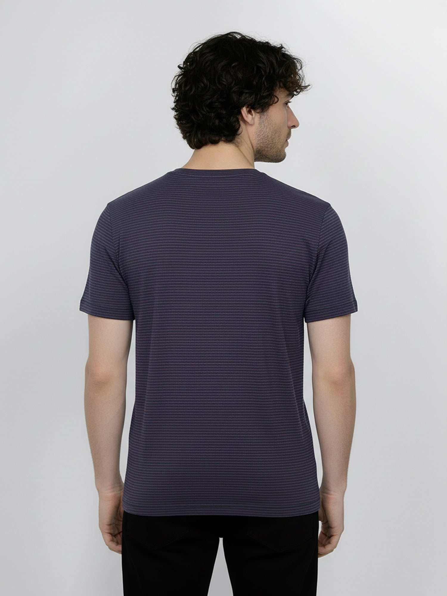 Purple Blue Stripes: Sportliches T-Shirt aus Bio-Baumwolle für Herren [25234]