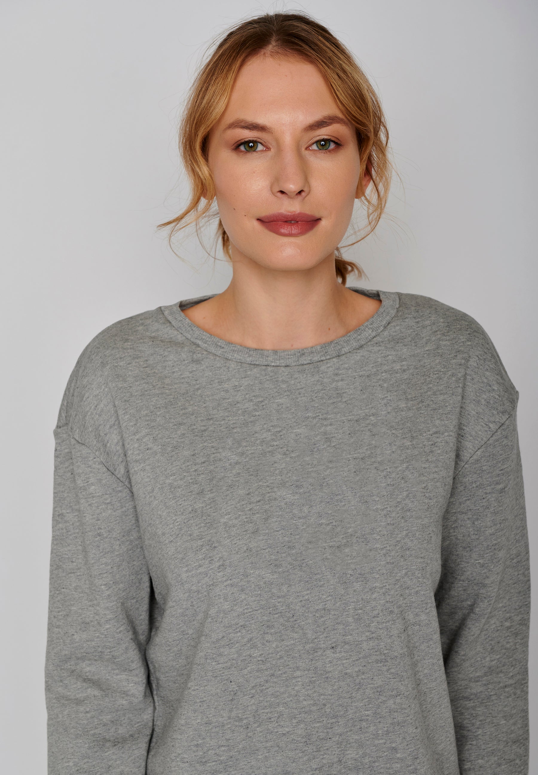 Heather Grey: Gemütliches Sweatshirt aus Bio-Baumwolle für Damen [230]