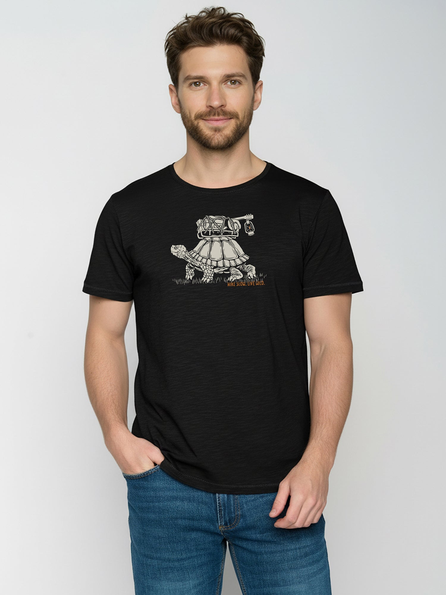Black: Sportliches T-Shirt aus Bio-Baumwolle für Herren [25881]