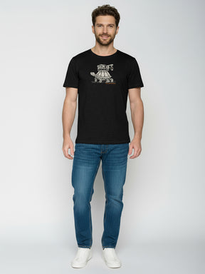 Black: Sportliches T-Shirt aus Bio-Baumwolle für Herren [25883]