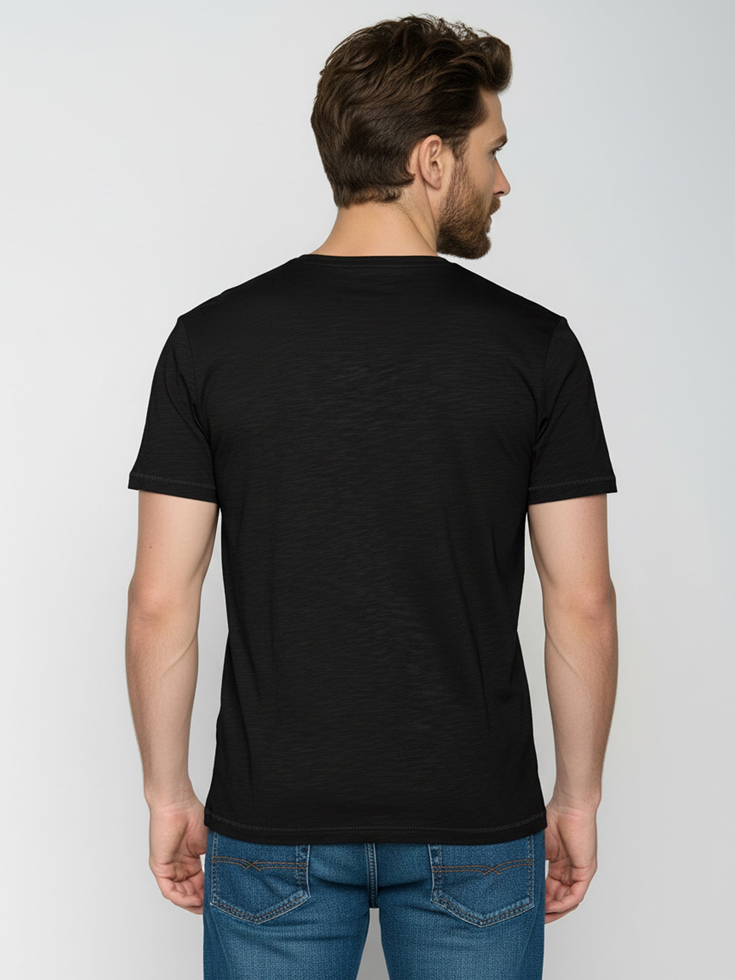 Black: Sportliches T-Shirt aus Bio-Baumwolle für Herren [25884]