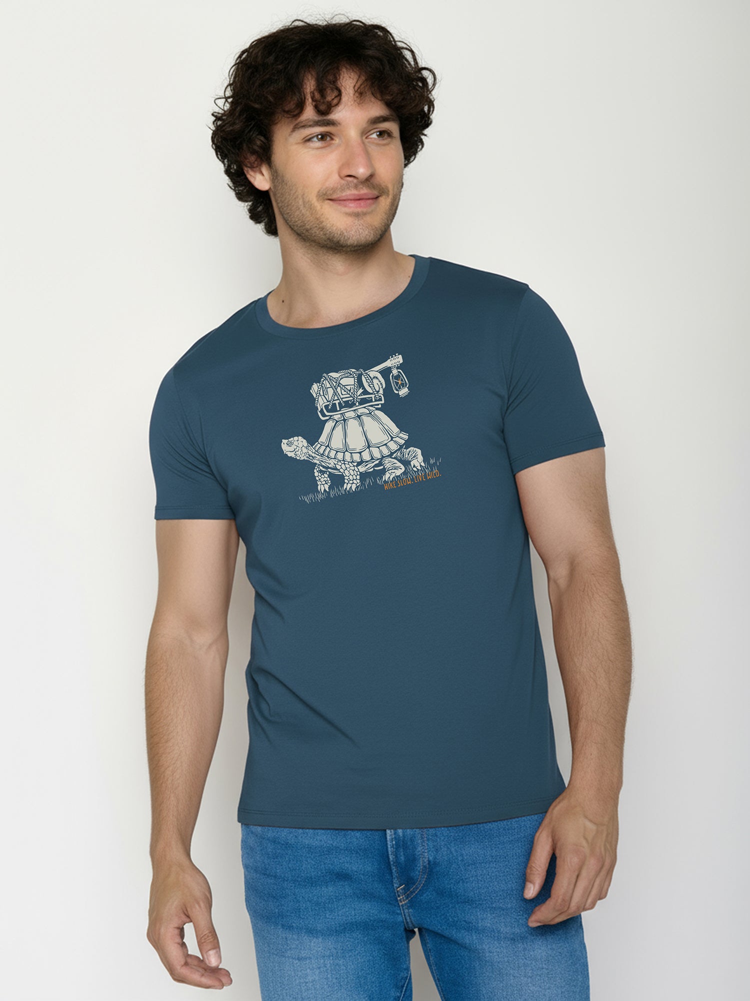 Blue Pine: Sportliches T-Shirt aus Bio-Baumwolle für Herren [25886]