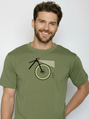 Dark Seed: Lässiges Oversize-T-Shirt aus Bio-Baumwolle für Herren [25994]