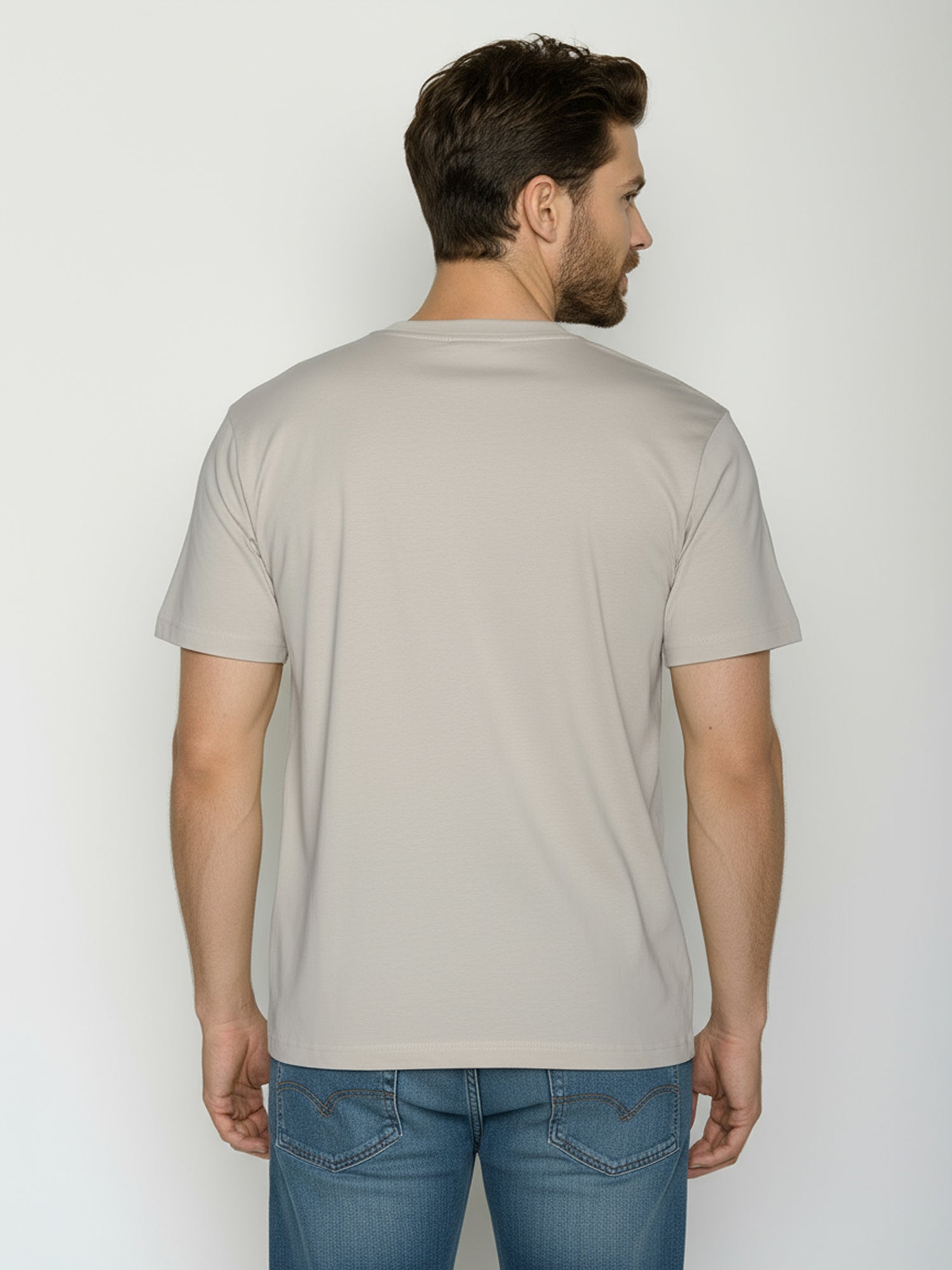 Sandstone: Lässiges Oversize-T-Shirt aus Bio-Baumwolle für Herren [26074]