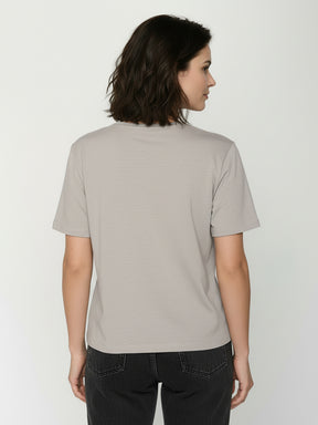 Sandstone: Kastiges T-Shirt aus Bio-Baumwolle für Damen [26268]
