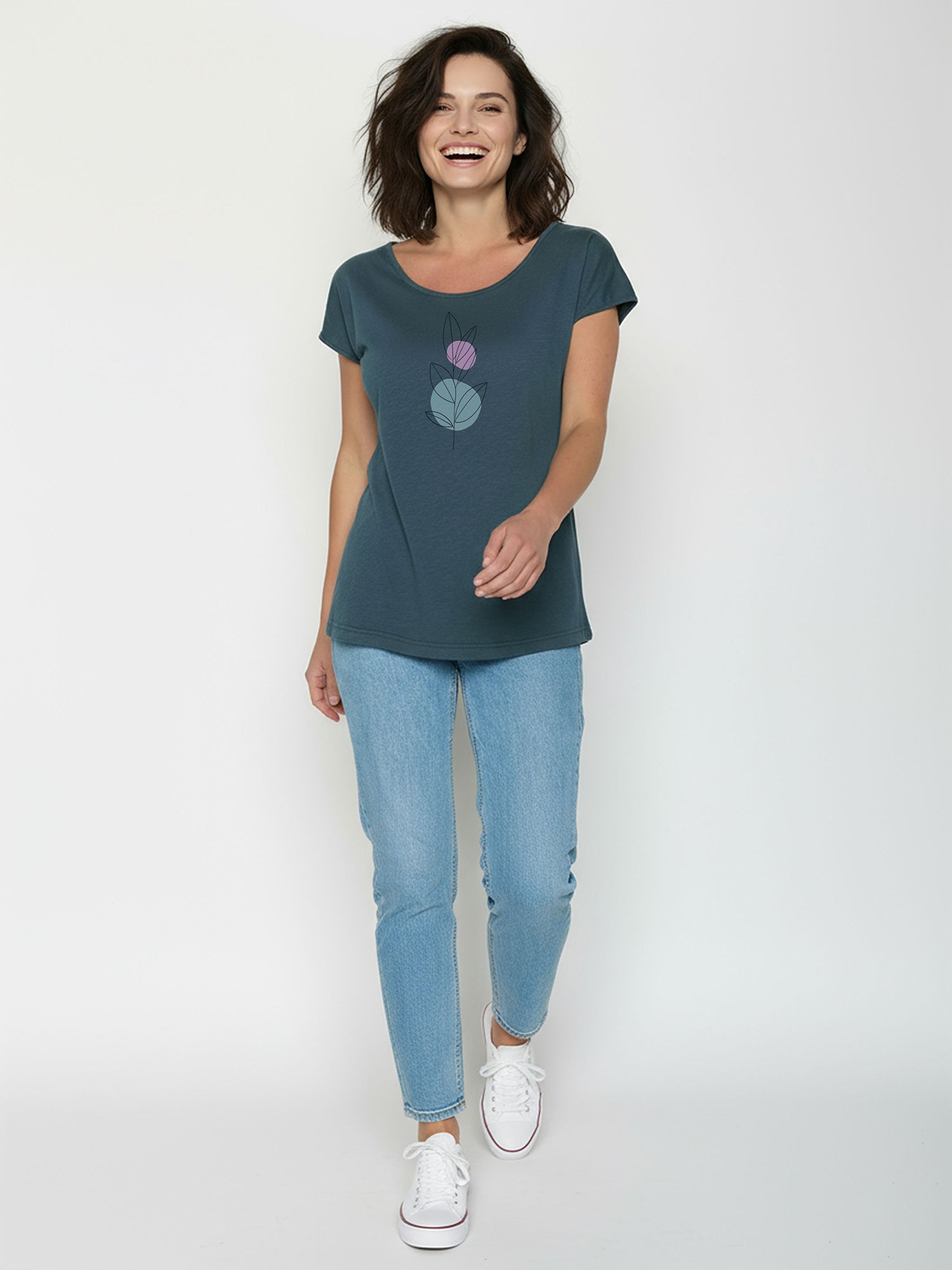 Ash Blue: Lässiges T-Shirt aus Bio-Baumwolle für Damen [26366]