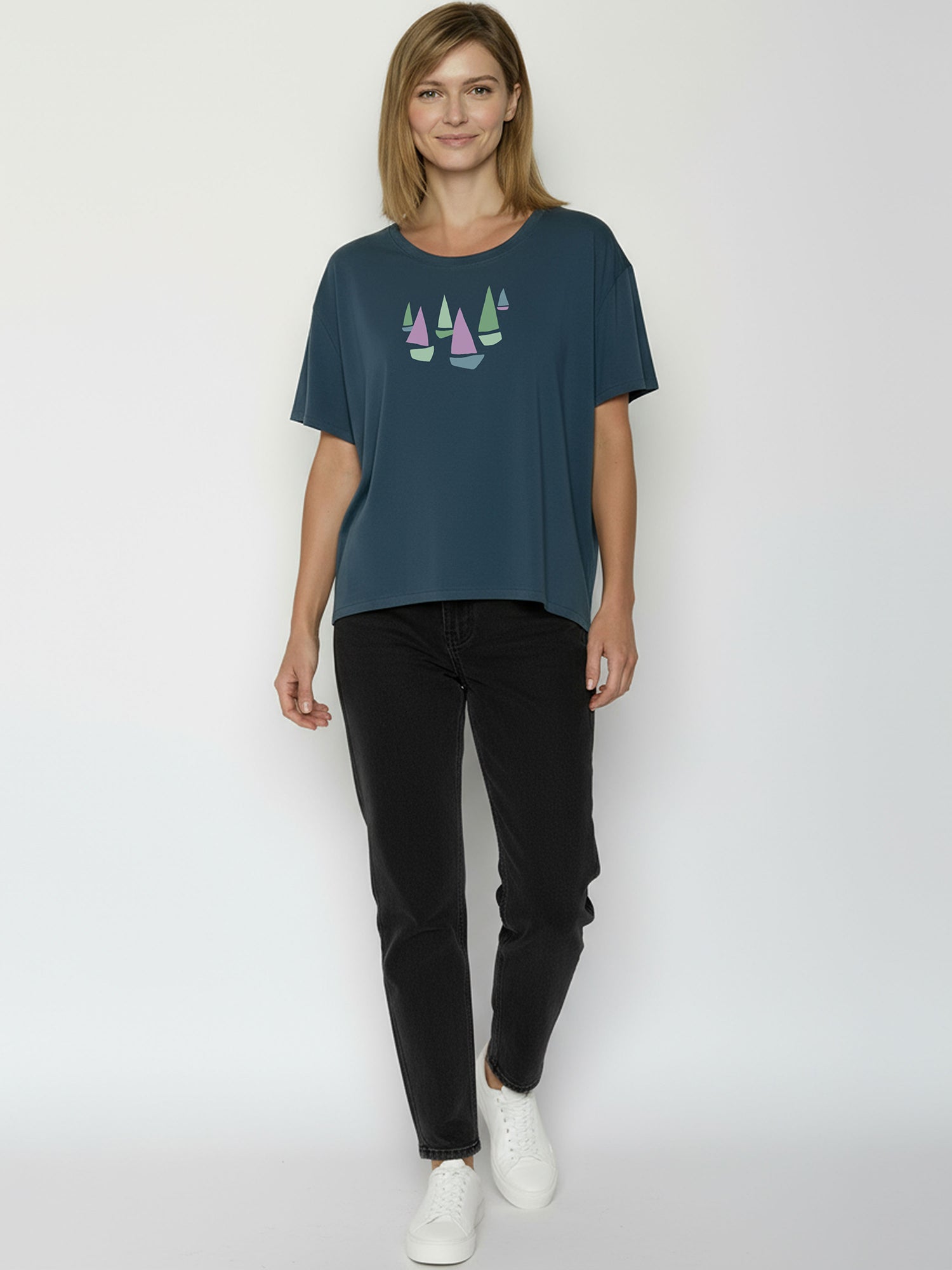 Ash Blue: Lässiges T-Shirt aus Bio-Baumwoll-Mix für Damen [26446]