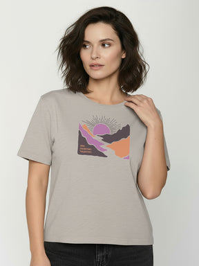 Sandstone: Kastiges T-Shirt aus Bio-Baumwolle für Damen [26547]