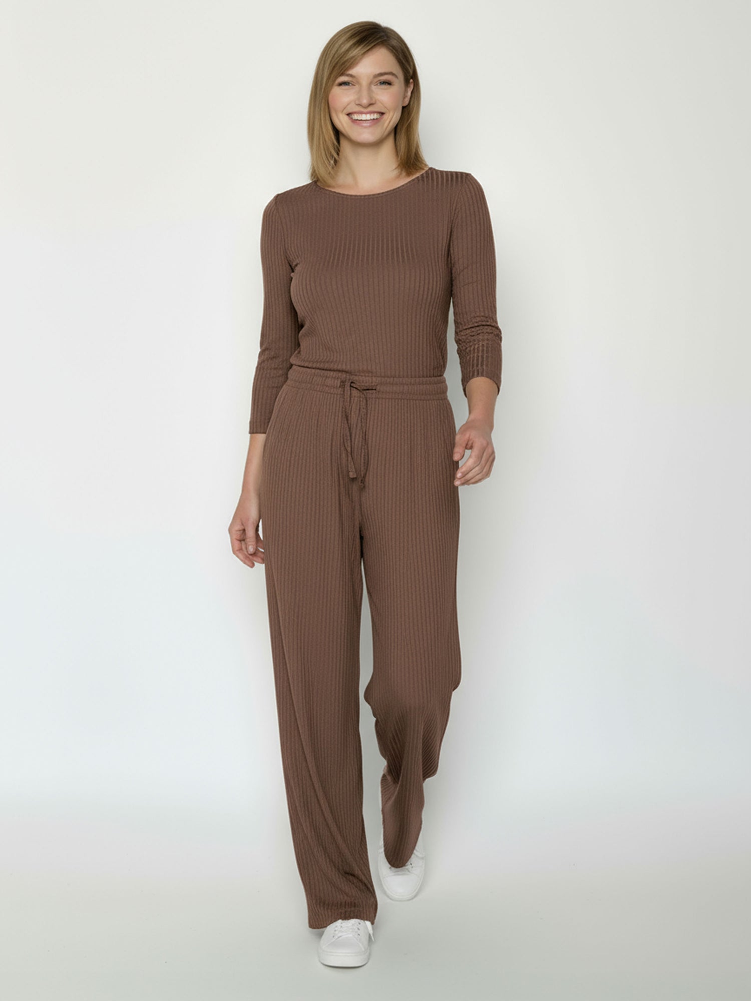 Earth Wood: Lässige Hose aus LENZING™ ECOVERO™ für Damen [26678]