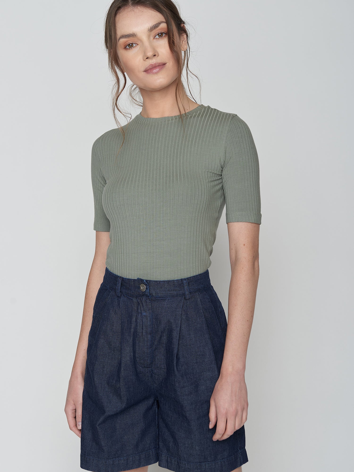 Light Olive: Sportliches Longsleeve aus LENZING™ TENCEL™ Mix für Damen [27590]