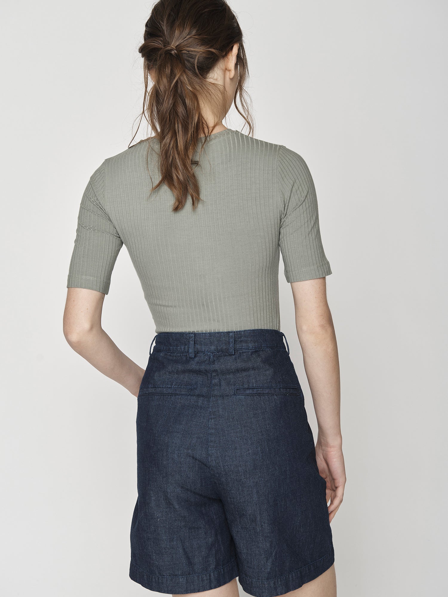 Light Olive: Sportliches Longsleeve aus LENZING™ TENCEL™ Mix für Damen [27591]