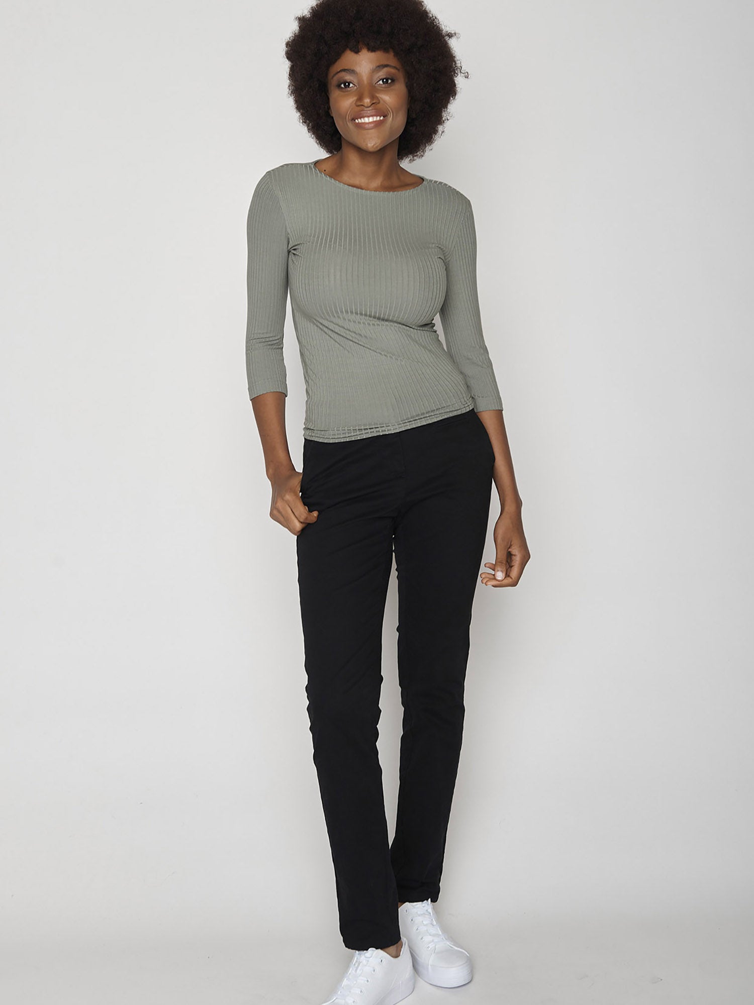 Light Olive: Sportliches Longsleeve aus LENZING™ TENCEL™ Mix für Damen [27593]