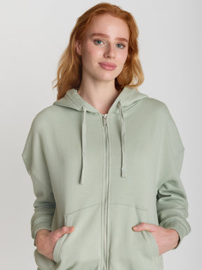 Muted Mint: Lässige Sweatjacke aus Bio-Baumwolle für Damen [27615]