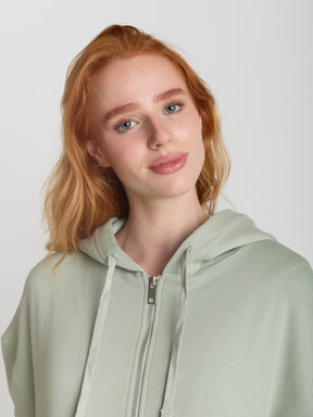 Muted Mint: Lässige Sweatjacke aus Bio-Baumwolle für Damen [27617]