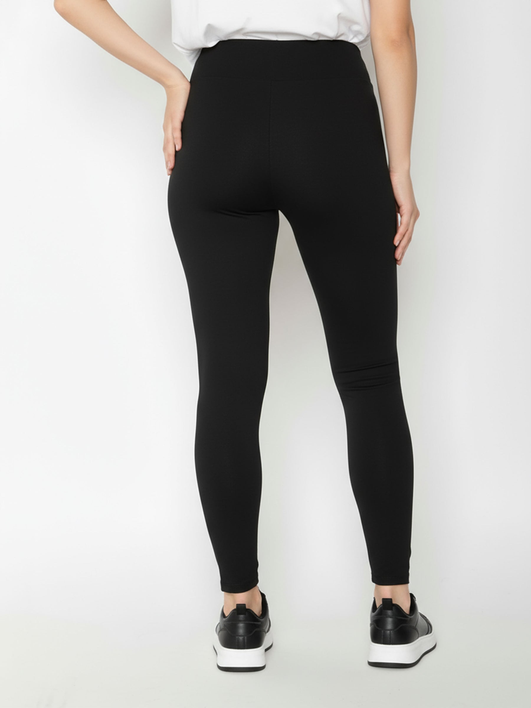 Black: Sportliche Leggings aus Bio-Baumwolle für Damen [27623]