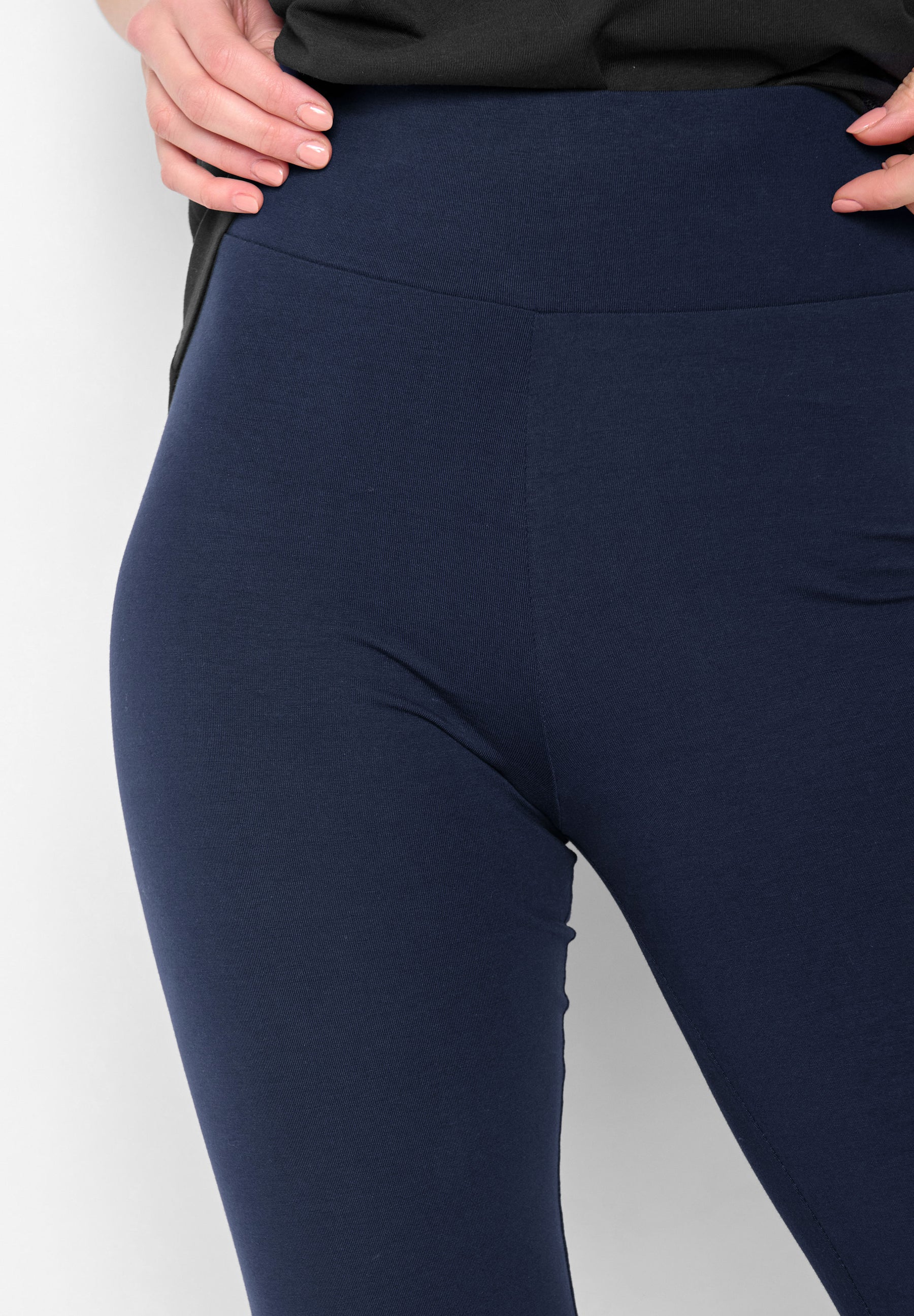 Navy: Sportliche Leggings aus Bio-Baumwolle für Damen [27627]