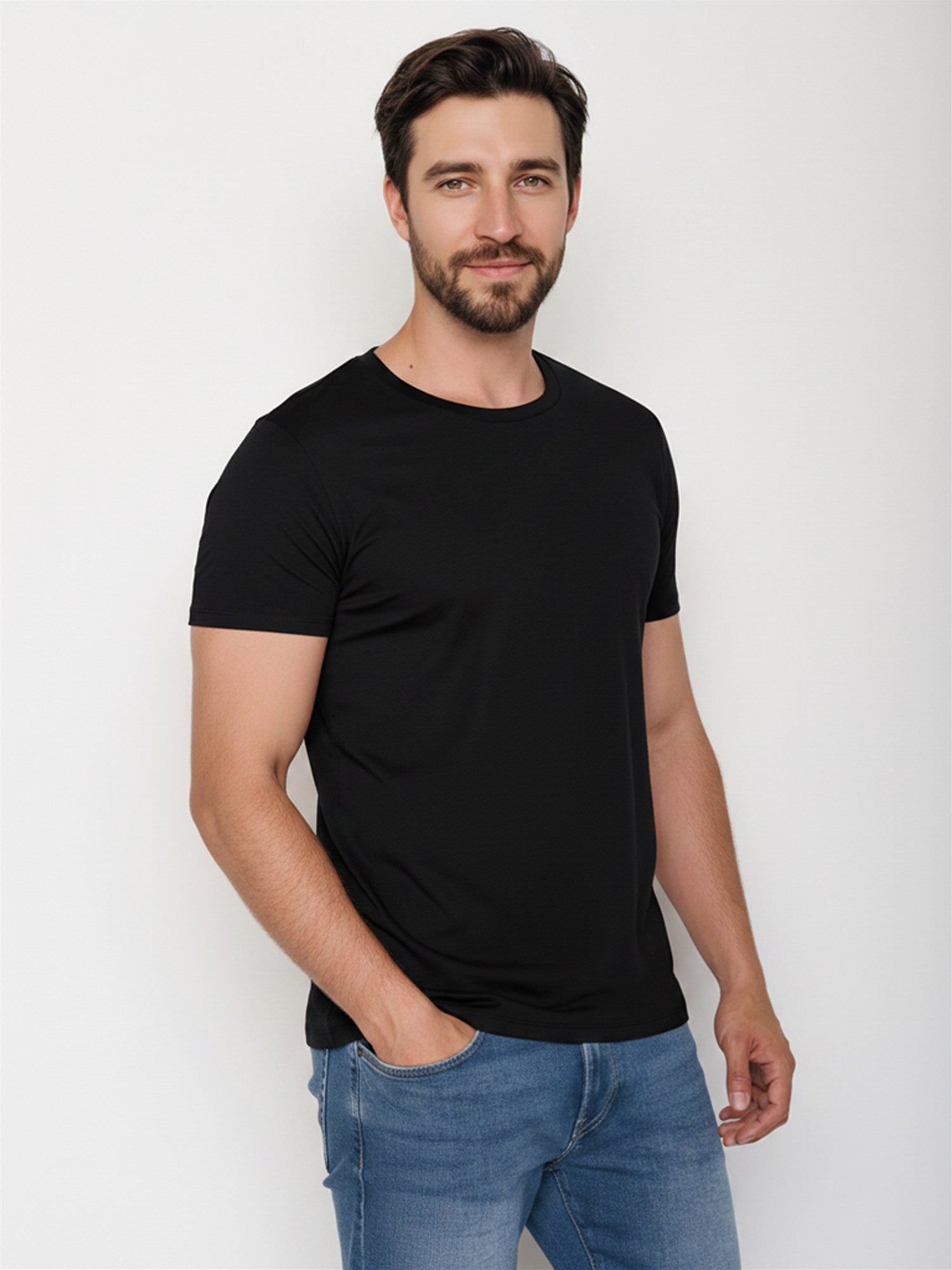 Black: Sportliches T-Shirt aus Bio-Baumwolle für Herren [27655]