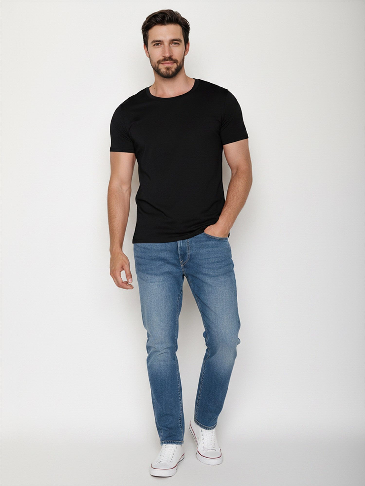 Black: Sportliches T-Shirt aus Bio-Baumwolle für Herren [27657]
